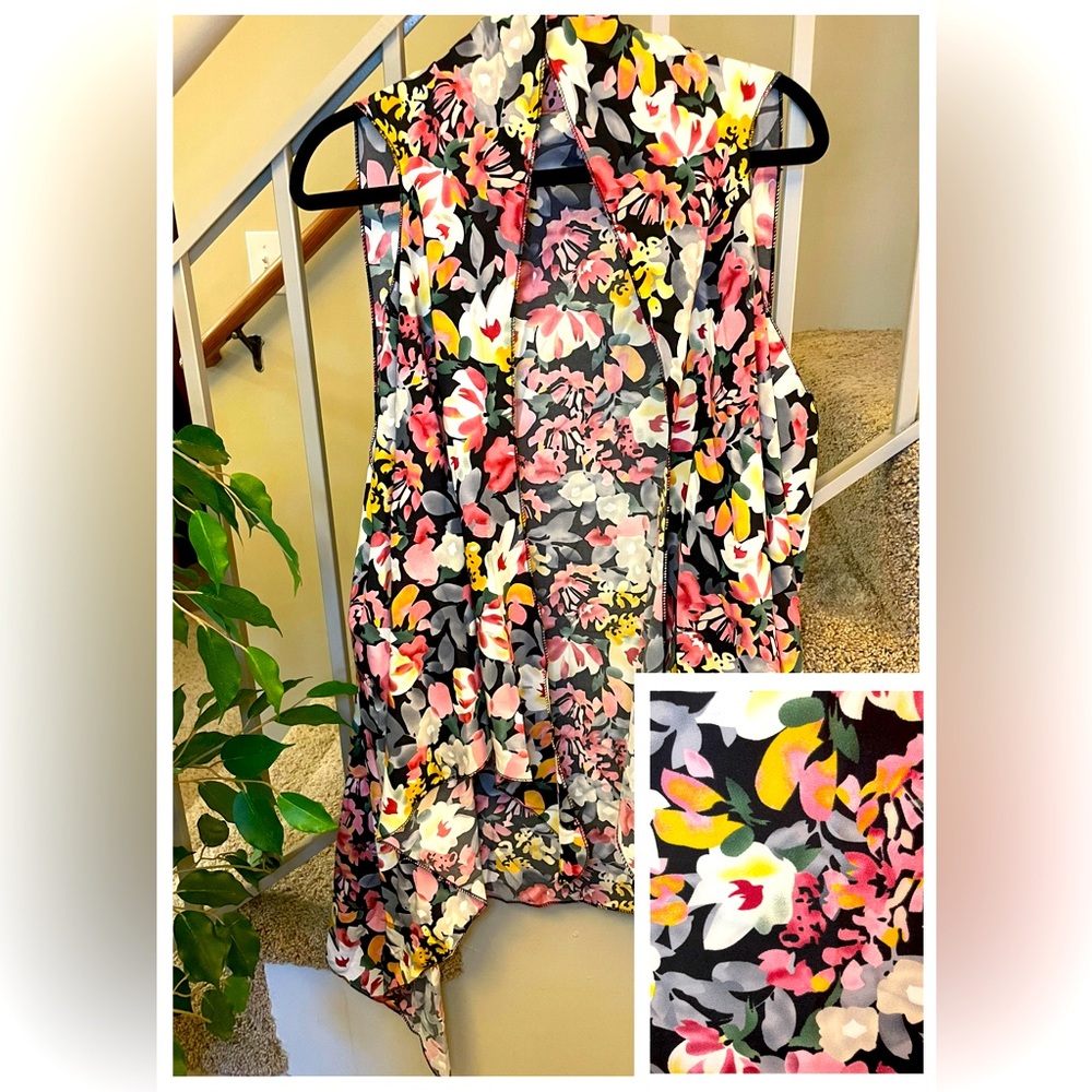 ✨NWT Floral Sleeveless Lightweight Soft Vest Cardigan Blouse